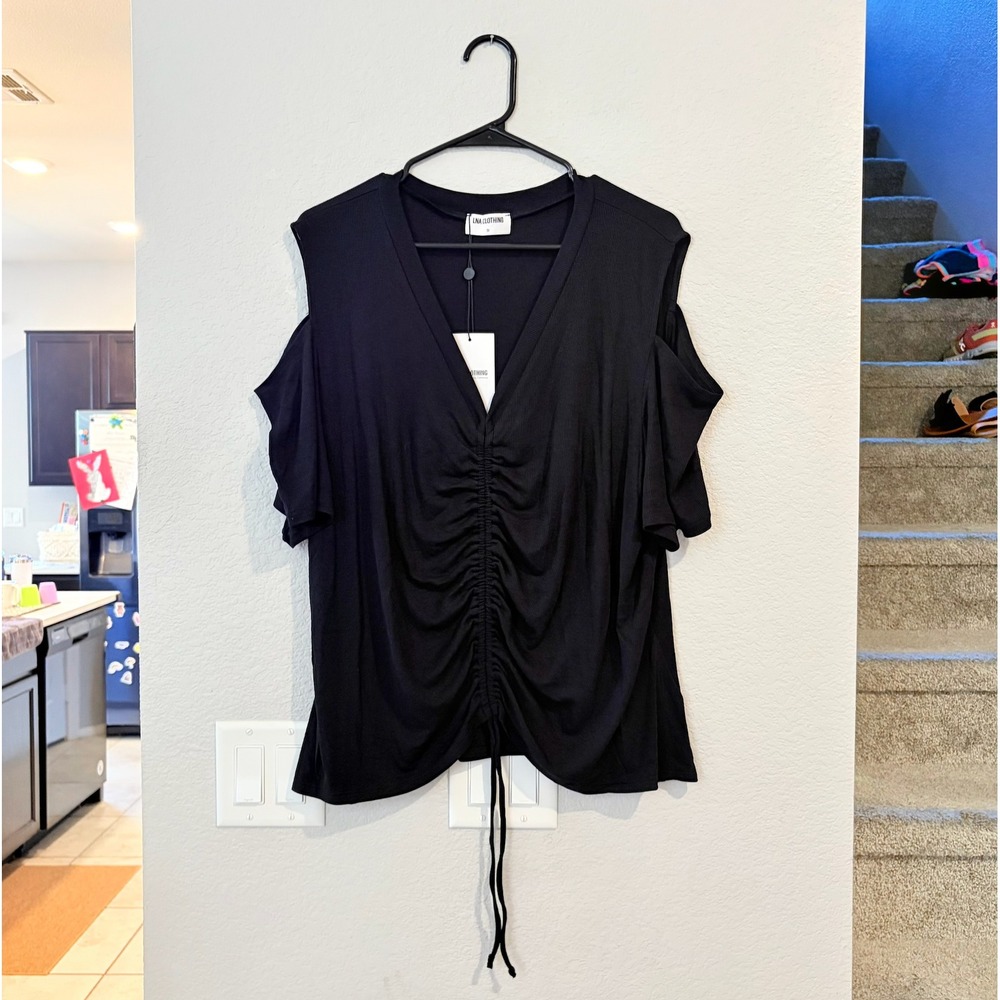 NEW LNA Clothing Brighton Top Black Cold Shoulder Ribbed Ruched V-Neck 3X - Picture 2 of 6